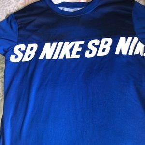 Nike SB Dri-Fit boy’s shirt XL
